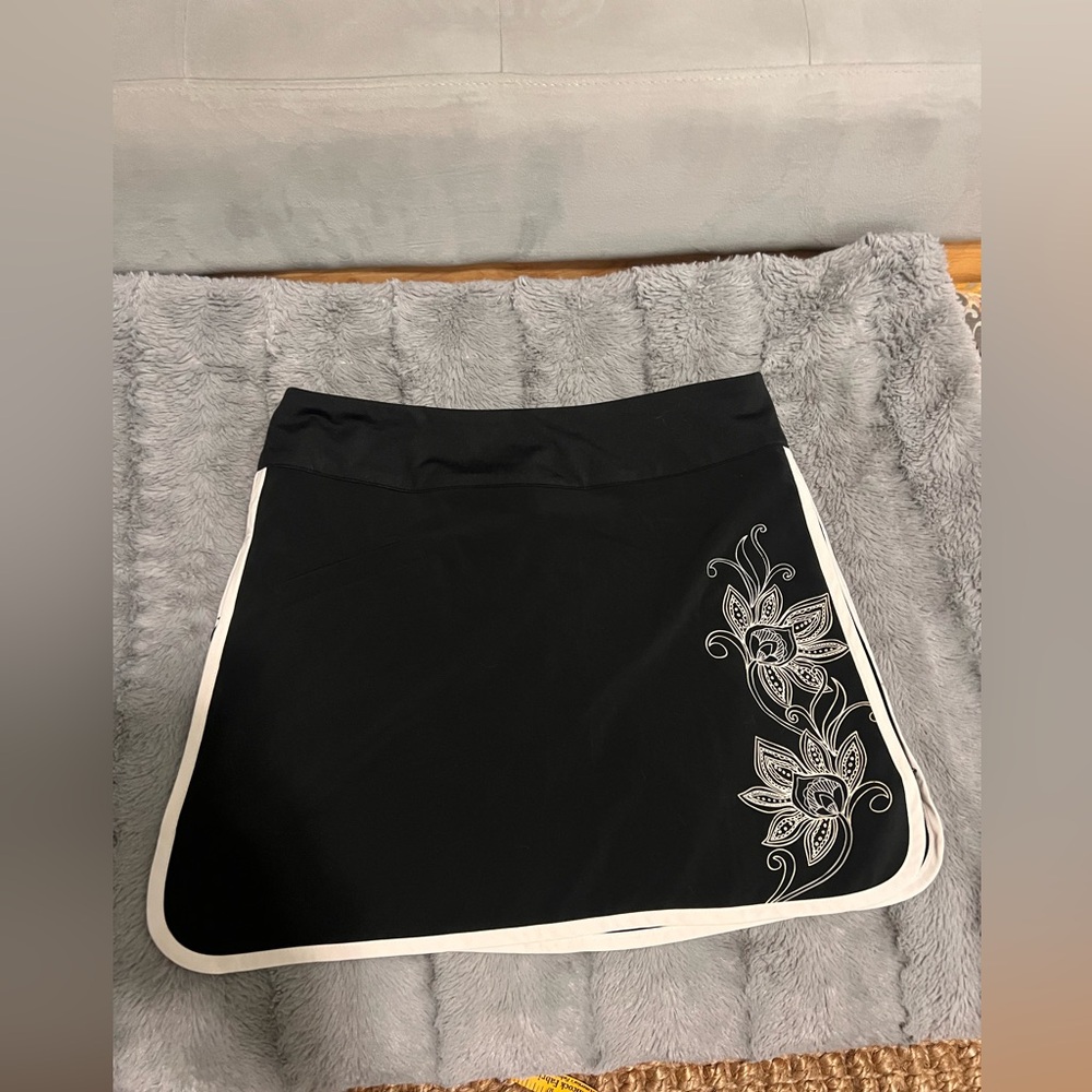 Athleta Black Skirt with White Floral Embroidery. Size S